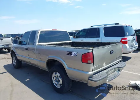 2000 Chevrolet S-10 Ls из США, поврежденный, VIN 1GCDT19W9Y8137411